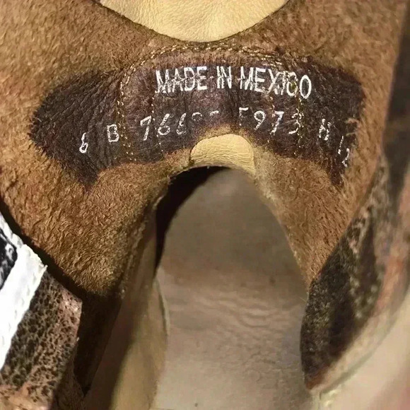 FRYE Wyatt Harness Short Boot Distressed Size 6 - Picture 8 of 8